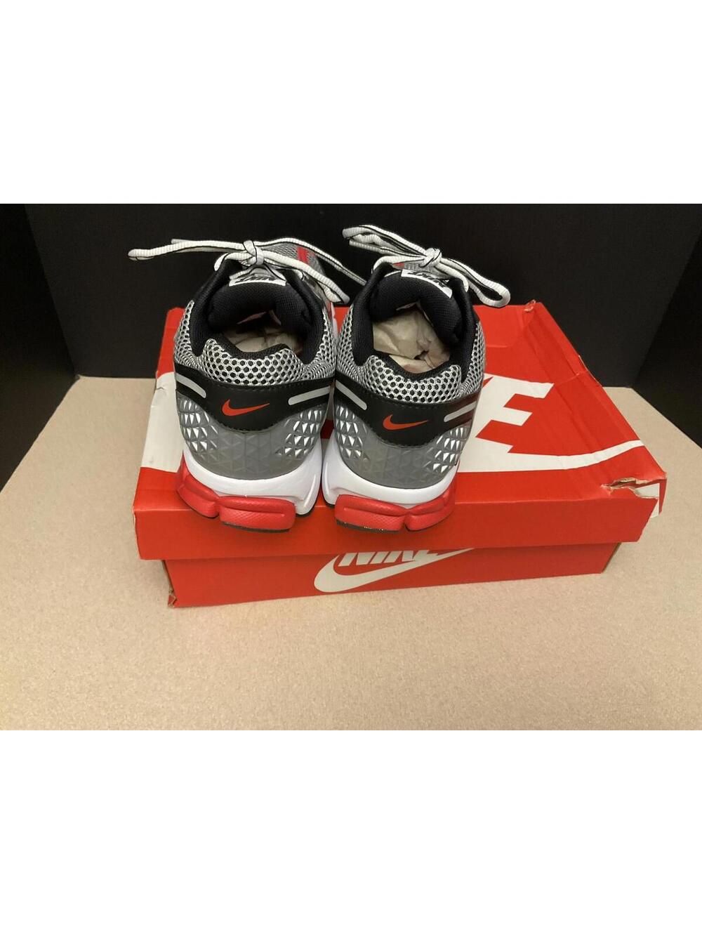 New! Mens Nike Zoom Vomero 5 Metallic Silver/Red/Black Running Shoes. Size 8.5. - Picture 7 of 9